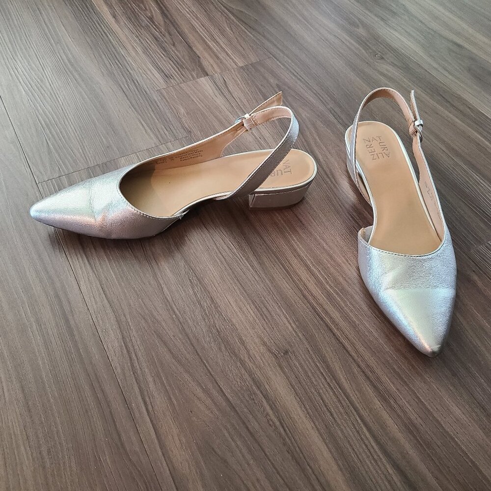 Naturalizer silver pointed toe sling back 1.5 inch heels 10M